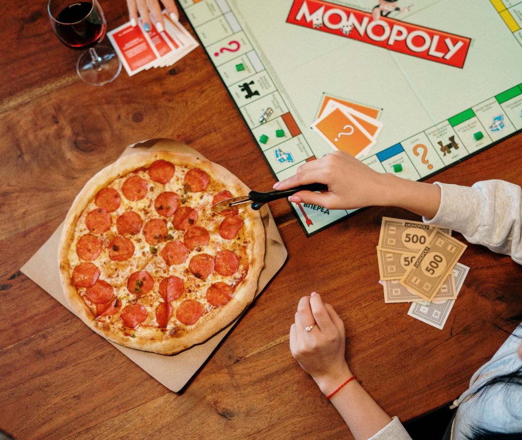 pizza and monopoly game